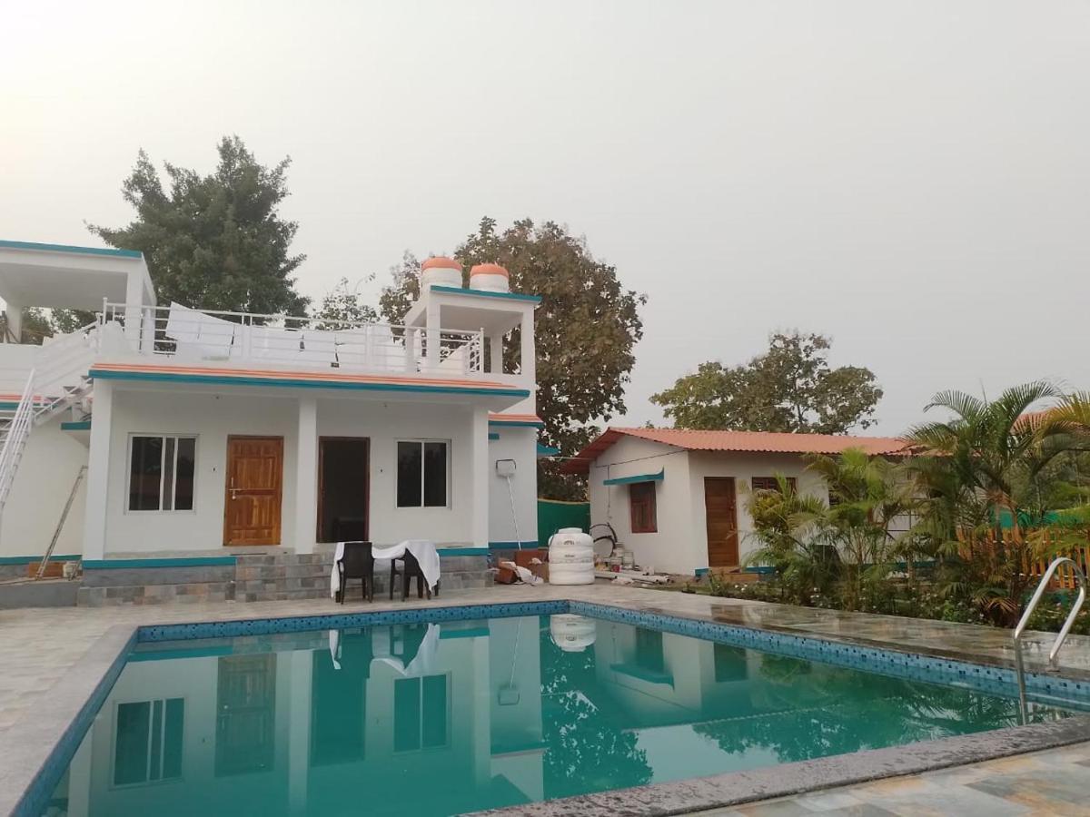 Mohor Retreat Hotel Алибаг Екстериор снимка
